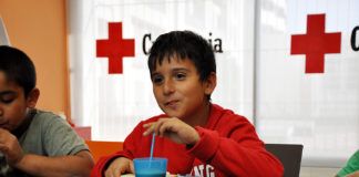 Caprabo y la Cruz Roja destinan 16.000 euros para financiar becas de alimentación infantil